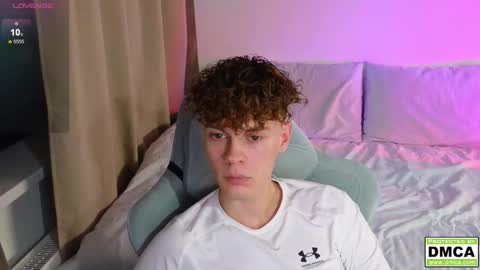 Snapshot of cute_thomas chatting on 10.22.25 Thomas - online show from 10.22.25
