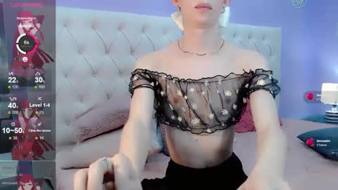 Snapshot of cutearii chatting on 01.10.25 CuteArii online show from 01.10.25