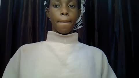 Snapshot of cutecherie chatting on 09.21.25 cutecherie online show from 09.21.25