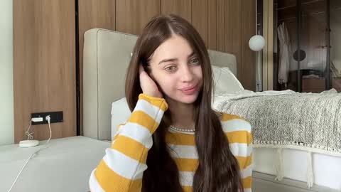 Snapshot of cuteelsa_ chatting on 02.02.25 Elsa online show from 02.02.25