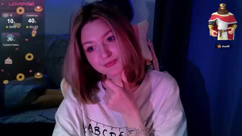 Snapshot of cutepie33 chatting on 10.10.25 cutepie33 online show from 10.10.25
