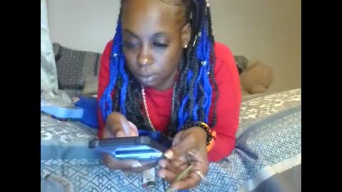 Snapshot of cuteshotkiki chatting on 03.05.25 mary mack online show from 03.05.25