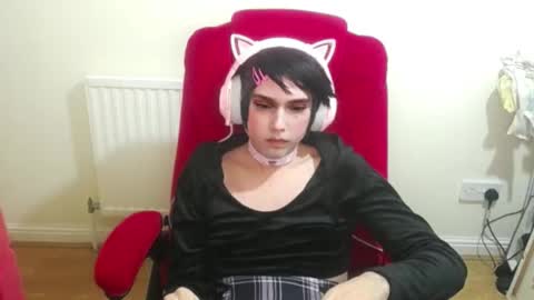 Snapshot of cutest_princess chatting on 10.16.25 cutest_princess online show from 10.16.25