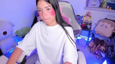 Snapshot of cutestephuwu chatting on 10.17.25 - independent model online show from 10.17.25