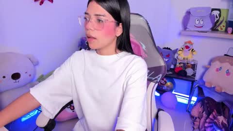 Snapshot of cutestephuwu chatting on 10.18.25 - independent model online show from 10.18.25