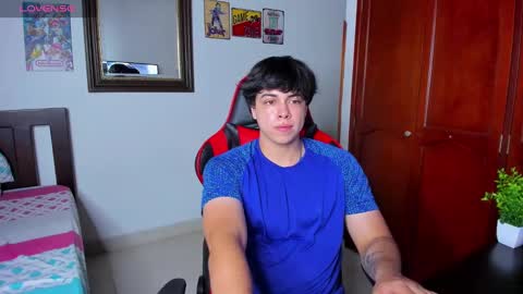 Snapshot of cuteznowyy chatting on 12.18.24 Ask me online show from 12.18.24