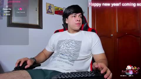 Snapshot of cuteznowyy chatting on 12.31.24 Ask me online show from 12.31.24