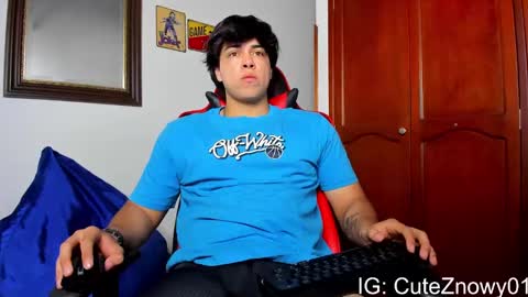 Snapshot of cuteznowyy chatting on 01.19.25 Ask me online show from 01.19.25