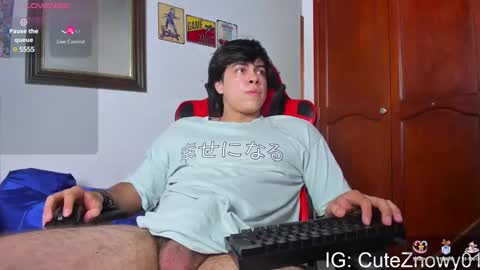 Snapshot of cuteznowyy chatting on 02.05.25 Ask me online show from 02.05.25