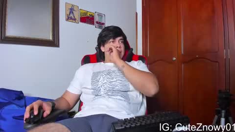 Snapshot of cuteznowyy chatting on 02.06.25 Ask me online show from 02.06.25