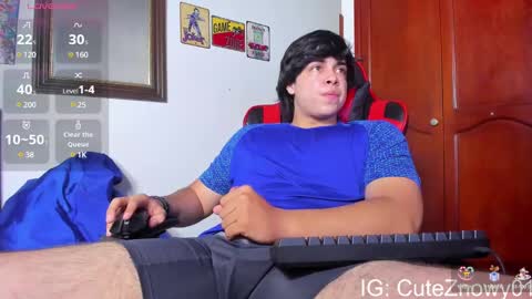 Snapshot of cuteznowyy chatting on 02.12.25 Ask me online show from 02.12.25