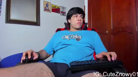 Snapshot of cuteznowyy chatting on 02.24.25 Ask me online show from 02.24.25