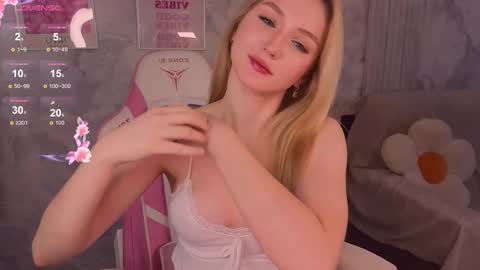 Snapshot of cutie_angels chatting on 02.17.25 HelloMy name Eva online show from 02.17.25