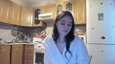 Snapshot of cutiekitty_cb chatting on 12.06.24 cutiekitty_cb online show from 12.06.24