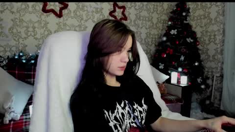 Snapshot of cutiekitty_cb chatting on 12.24.24 cutiekitty_cb online show from 12.24.24