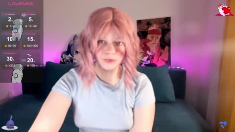 Snapshot of cutiesue chatting on 12.11.24 CutieSue online show from 12.11.24