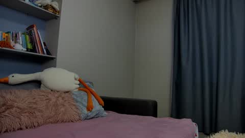Snapshot of cuttiebunny chatting on 01.10.25 cuttiebunny online show from 01.10.25