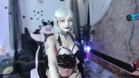 Naomii online show from 10.09.25