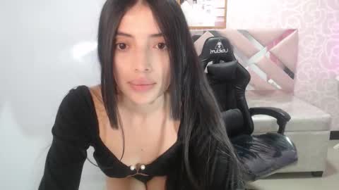 Snapshot of cynthia_ch chatting on 10.02.25 CINTIA ARAUJO online show from 10.02.25