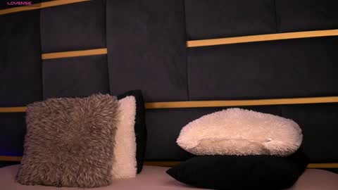 Snapshot of cynthiawest chatting on 01.15.25 Ivy online show from 01.15.25
