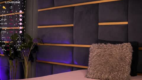 Snapshot of cynthiawest chatting on 01.20.25 Ivy online show from 01.20.25