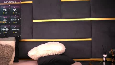 Snapshot of cynthiawest chatting on 02.18.25 Ivy online show from 02.18.25
