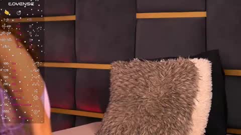Snapshot of cynthiawest chatting on 02.19.25 Ivy online show from 02.19.25