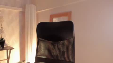 Snapshot of cyntia_adams chatting on 03.05.25 cyntia_adams online show from 03.05.25