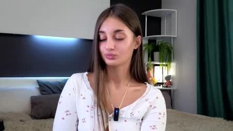 Isabella online show from 02.17.25