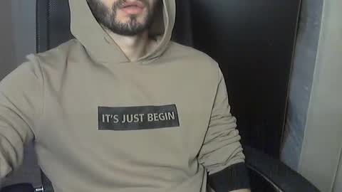 Snapshot of d_____________k chatting on 11.08.25 Dolce online show from 11.08.25