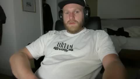 Snapshot of daddypaty26 chatting on 11.09.25 daddypaty26 online show from 11.09.25