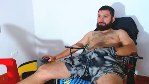 Snapshot of daddytronks17 chatting on 02.12.25 daddytronks17 online show from 02.12.25