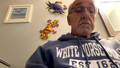 Snapshot of daddyweis chatting on 10.10.25 daddyweis online show from 10.10.25