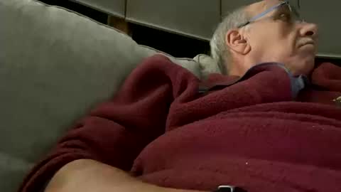 Snapshot of daddyweis chatting on 10.12.25 daddyweis online show from 10.12.25
