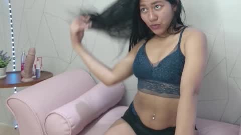 Snapshot of dafne_2 chatting on 10.27.25 DAFNE 2 online show from 10.27.25