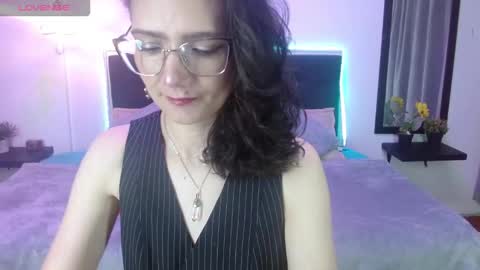Snapshot of dafne_xx_ chatting on 10.17.25 dafne_xx_ online show from 10.17.25
