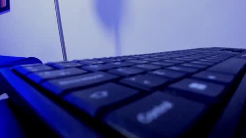 Snapshot of dafnnee_ross chatting on 12.28.24 DAFNNE online show from 12.28.24