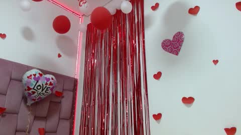 Snapshot of dafnnee_ross chatting on 02.14.25 DAFNNE online show from 02.14.25