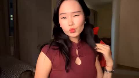 Snapshot of dagnytrachte chatting on 11.22.25 Scarlett online show from 11.22.25