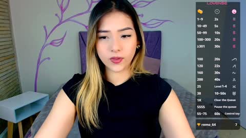 Snapshot of dahliamoore chatting on 12.21.24 Dahlia online show from 12.21.24