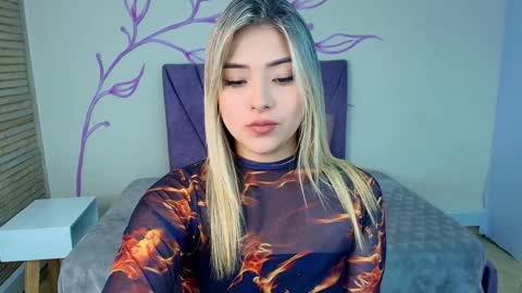 Snapshot of dahliamoore chatting on 02.03.25 Dahlia online show from 02.03.25