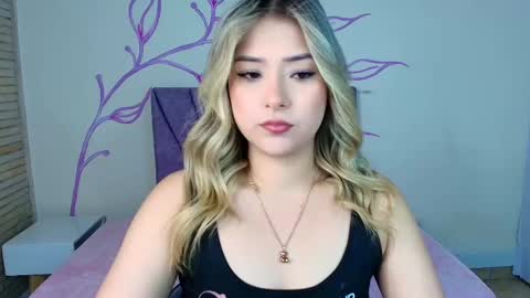 Snapshot of dahliamoore chatting on 02.28.25 Dahlia online show from 02.28.25