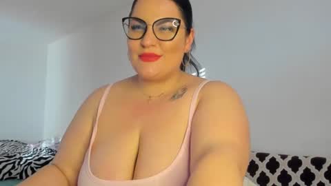 Snapshot of daisywalker chatting on 03.08.25 Margaret online show from 03.08.25