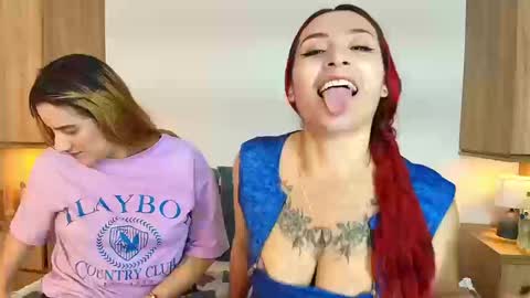 Snapshot of dakota_megan chatting on 09.22.25 Dakota-Megan online show from 09.22.25