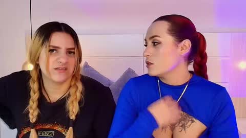 Snapshot of dakota_megan chatting on 10.13.25 Dakota-Megan online show from 10.13.25