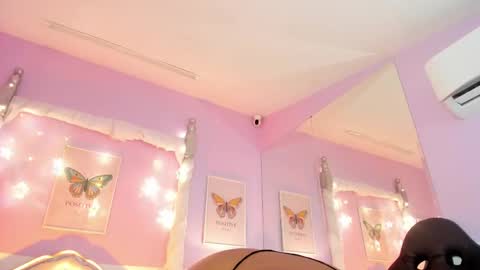 Snapshot of dakotasexshow2 chatting on 02.26.25 Dakota Sex Show online show from 02.26.25