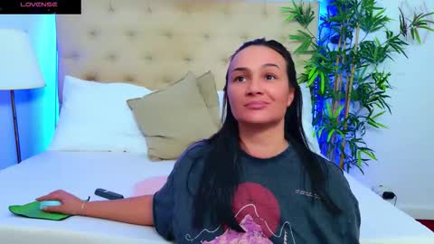 Snapshot of daliyaa_ chatting on 09.15.25 daliyaa_ online show from 09.15.25