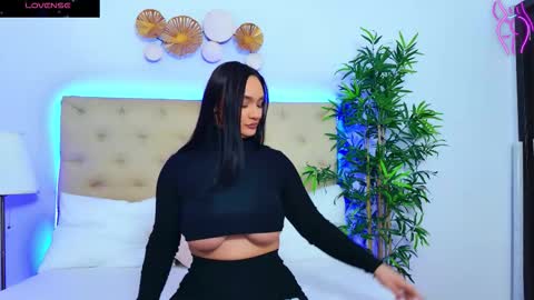 Snapshot of daliyaa_ chatting on 10.16.25 daliyaa_ online show from 10.16.25