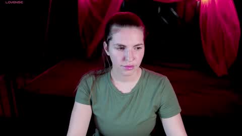 Snapshot of danielareign chatting on 11.04.25 danielareign online show from 11.04.25