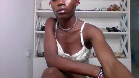 Snapshot of dannamikayla chatting on 12.04.25 dannamikayla online show from 12.04.25